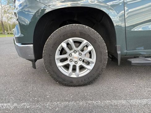 Used 2025 Chevrolet Silverado 1500 LT w/ Z71 Off-Road Package AWD/4WD image 27
