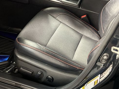 Used 2016 Toyota Camry SE FWD image 11
