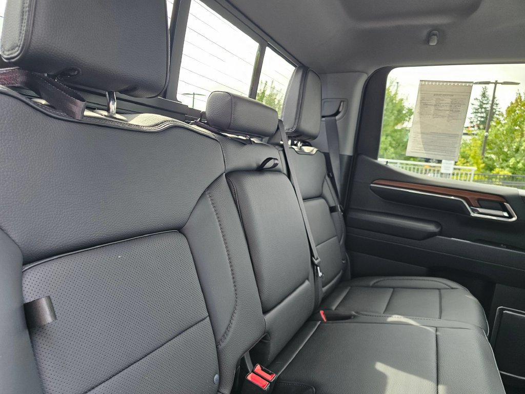 Used 2023 GMC Sierra 1500 Denali w/ Technology Package AWD/4WD image 15