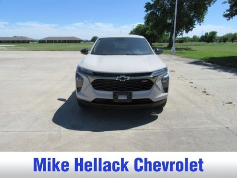 New 2026 Chevrolet Trax RS w/ Driver Confidence Package FWD image 2