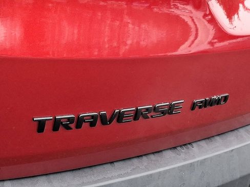 Used 2023 Chevrolet Traverse RS AWD/4WD image 19