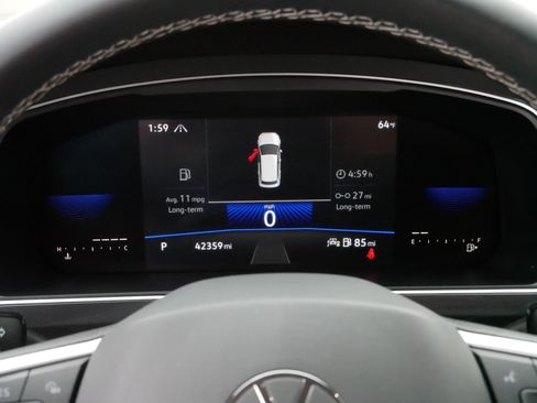 Certified 2022 Volkswagen Tiguan SE image 22