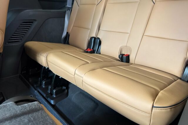 New 2026 Cadillac Escalade Luxury w/ Touring Package AWD/4WD image 16
