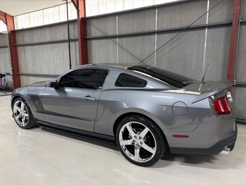 Used 2010 Ford Mustang GT Premium image 8