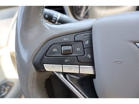 Used 2020 Cadillac XT6 Premium Luxury FWD image 26