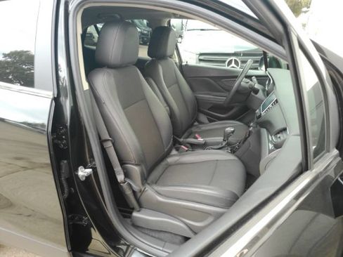 Used 2021 Buick Encore Preferred FWD image 19