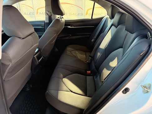 Used 2020 Toyota Camry LE image 18