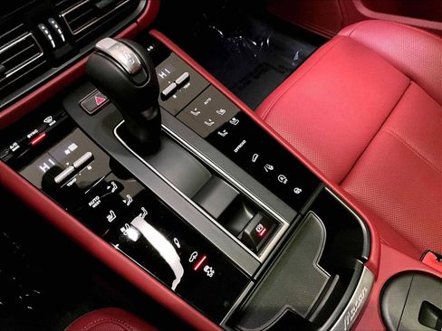 New 2026 Porsche Macan Turbo image 18