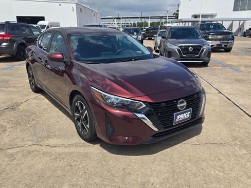 Used 2024 Nissan Sentra SV image 3