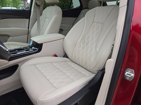 Used 2023 Buick Envision Avenir AWD/4WD image 23