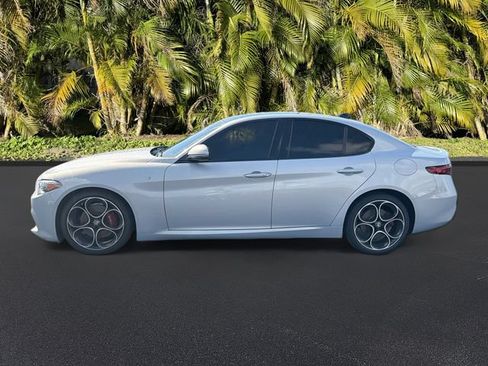 Used 2022 Alfa Romeo Giulia Ti w/ Active Assist Plus Package RWD image 8