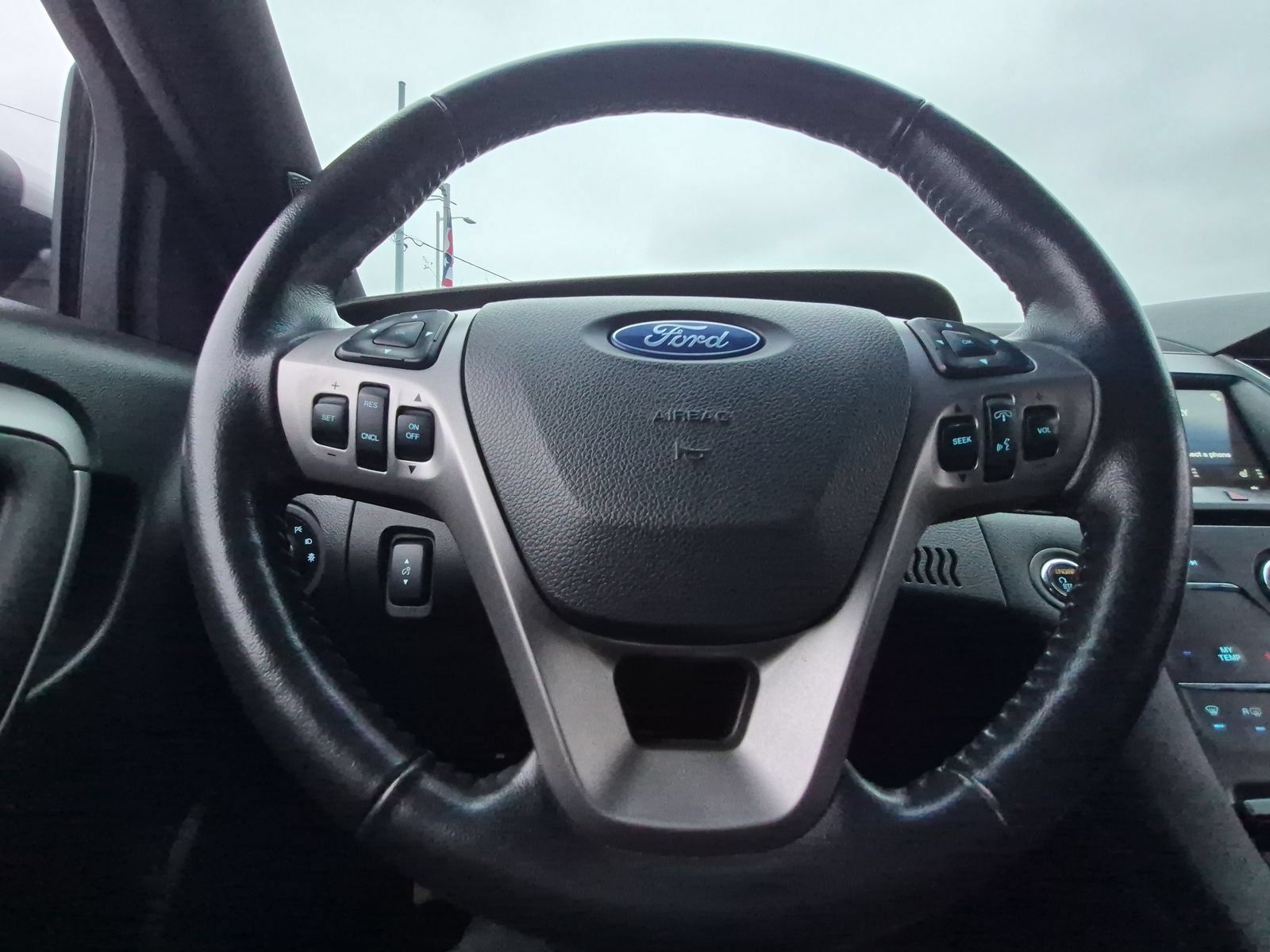 Used 2016 Ford Taurus SEL w/ Equipment Group 201A AWD/4WD image 22