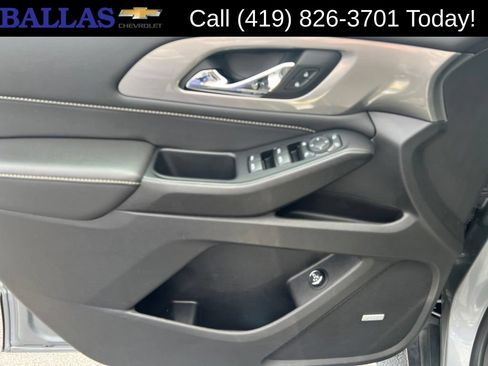Certified 2023 Chevrolet Traverse LT w/ LT Premium Package AWD/4WD image 10