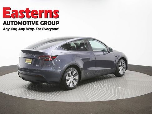 Used 2021 Tesla Model Y Long Range AWD/4WD image 32