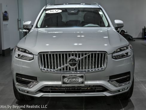 Used 2024 Volvo XC90 B6 Plus image 4