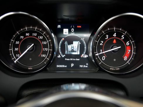 Used 2020 Jaguar F-TYPE Coupe image 22