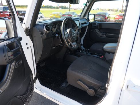 Used 2016 Jeep Wrangler Unlimited Sport AWD/4WD image 13