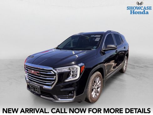 Used 2023 GMC Terrain SLT w/ LPO, Floor Liner Package AWD/4WD image 2