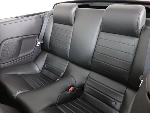 Used 2007 Ford Mustang Shelby GT500 RWD image 8