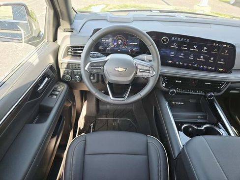 New 2026 Chevrolet Suburban Premier w/ Sun And Tow Package AWD/4WD image 8