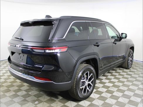 New 2025 Jeep Grand Cherokee Limited w/ Luxury Tech Group II image 5