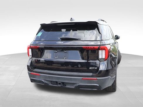 Used 2025 Ford Explorer ST-Line w/ ST-Line Street Pack image 12