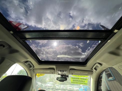 Used 2013 Cadillac SRX Luxury w/ Driver Awareness Package image 22