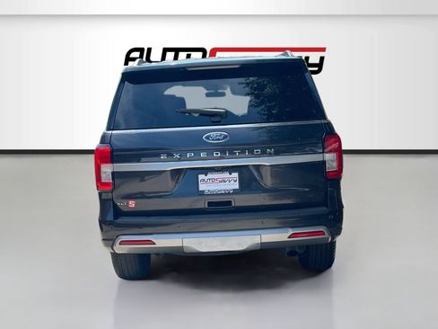 Used 2024 Ford Expedition XLT RWD image 6