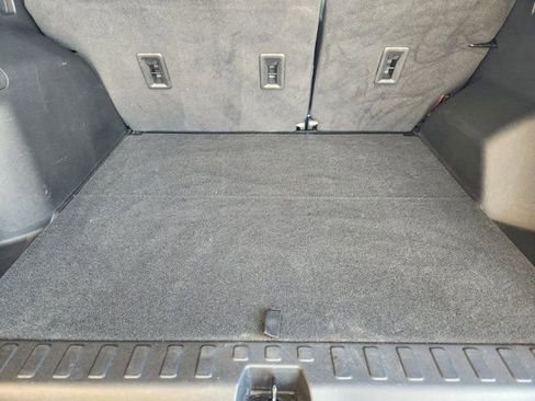 Used 2024 Chevrolet Equinox Premier image 32