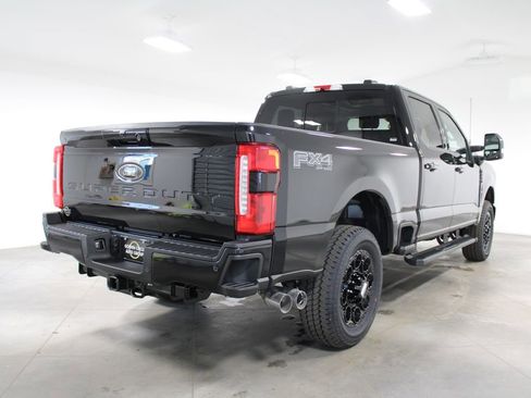 New 2026 Ford F250 Lariat w/ Black Appearance Package image 8