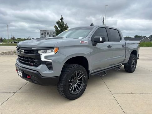 Used 2024 Chevrolet Silverado 1500 LT Trail Boss w/ LT Trail Boss Premium Package AWD/4WD image 34