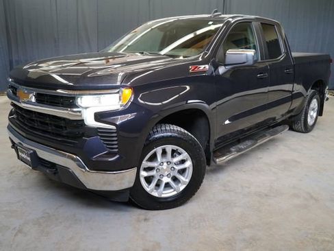 Used 2023 Chevrolet Silverado 1500 LT w/ Z71 Off-Road Package AWD/4WD image 1