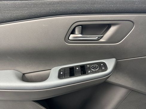 New 2026 Nissan Leaf SV+ w/ Illuminated Package FWD image 10