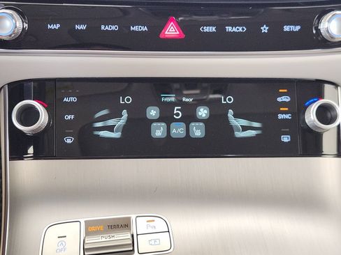 New 2026 Genesis GV70 2.5T Select AWD/4WD image 15