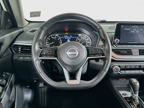 Used 2025 Nissan Altima 2.5 SR FWD image 17