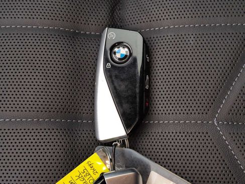 Used 2023 BMW 760i xDrive AWD/4WD image 38
