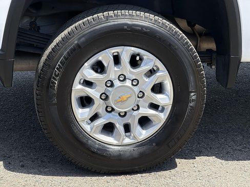 Used 2024 Chevrolet Silverado 2500 LTZ AWD/4WD image 32