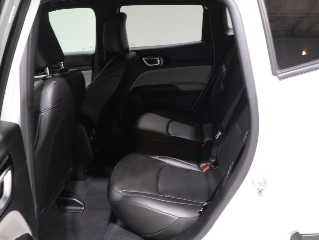 Certified 2025 Jeep Compass Limited AWD/4WD image 18