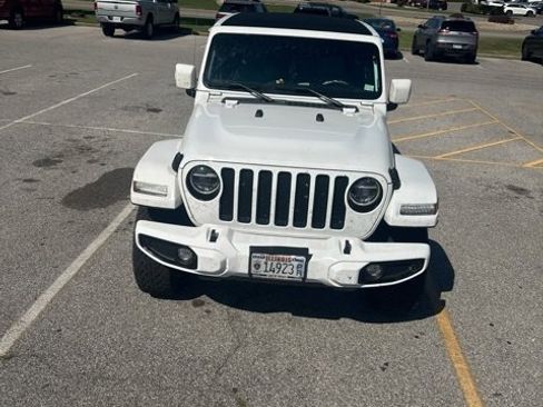 Used 2021 Jeep Wrangler Unlimited Sahara image 4