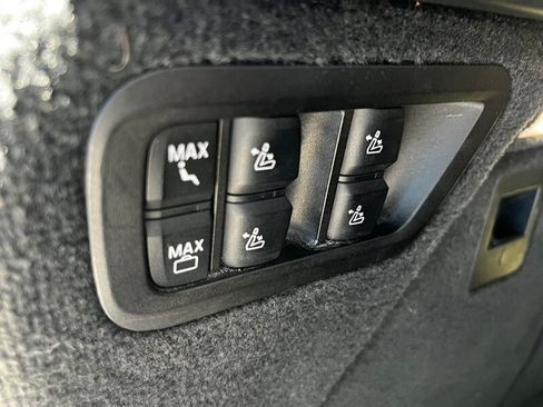 Used 2021 BMW X7 xDrive40i w/ Premium Package AWD/4WD image 27