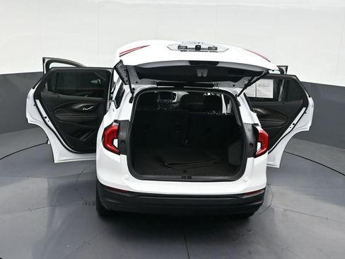 Used 2023 GMC Terrain SLE image 35