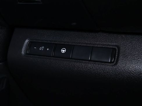 Used 2024 Nissan Pathfinder SV image 25