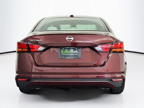 Used 2025 Nissan Altima 2.5 SV FWD image 7