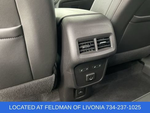 Certified 2024 Chevrolet Equinox Premier AWD/4WD image 21
