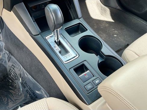 Used 2016 Subaru Outback 2.5i Premium image 16