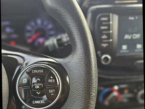 Used 2020 Kia Soul S image 12