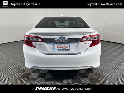 Used 2012 Toyota Camry XLE w/ Leather Pkg FWD image 4