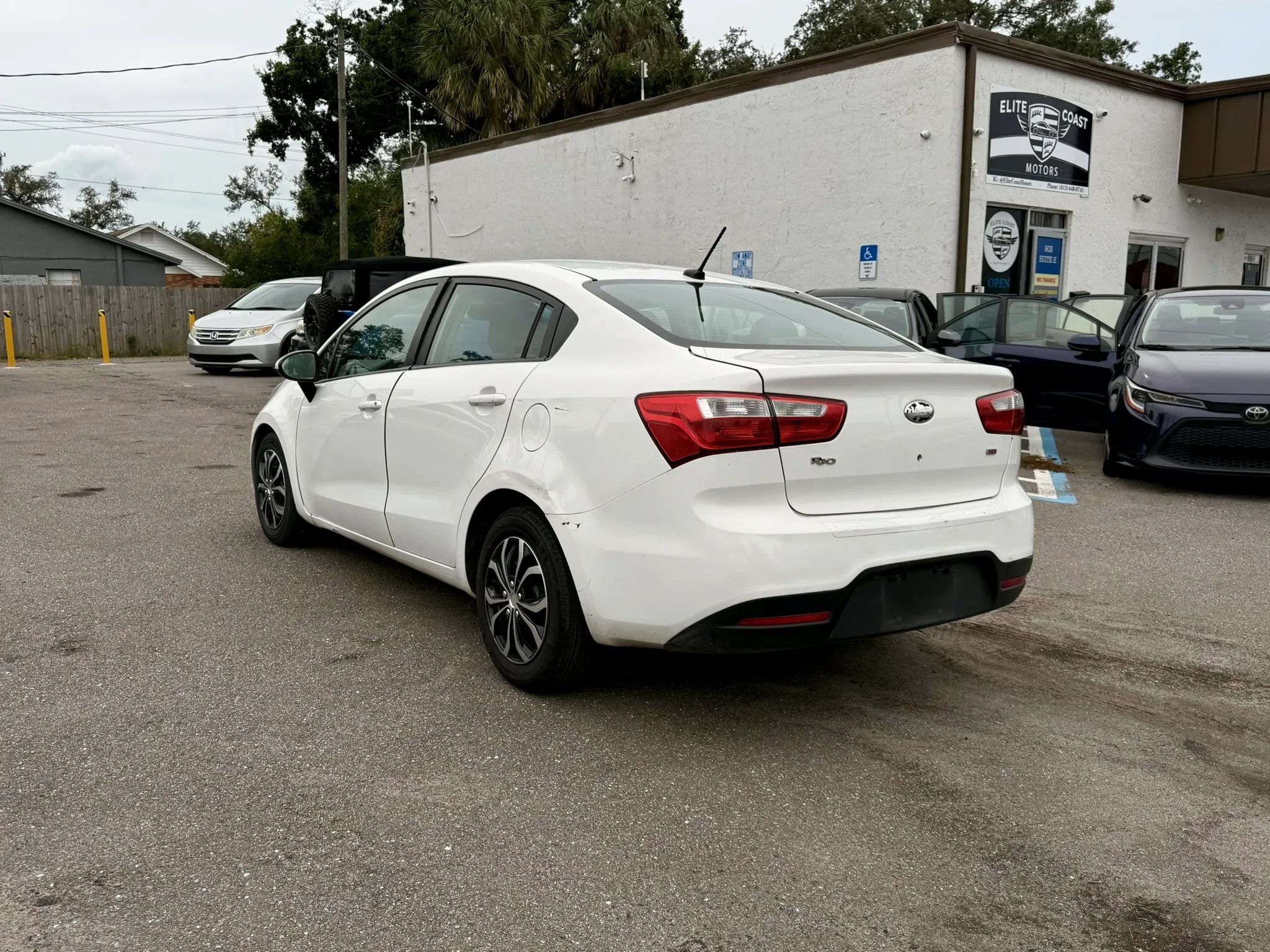 Used 2013 Kia Rio LX w/ PWR Pkg FWD image 3