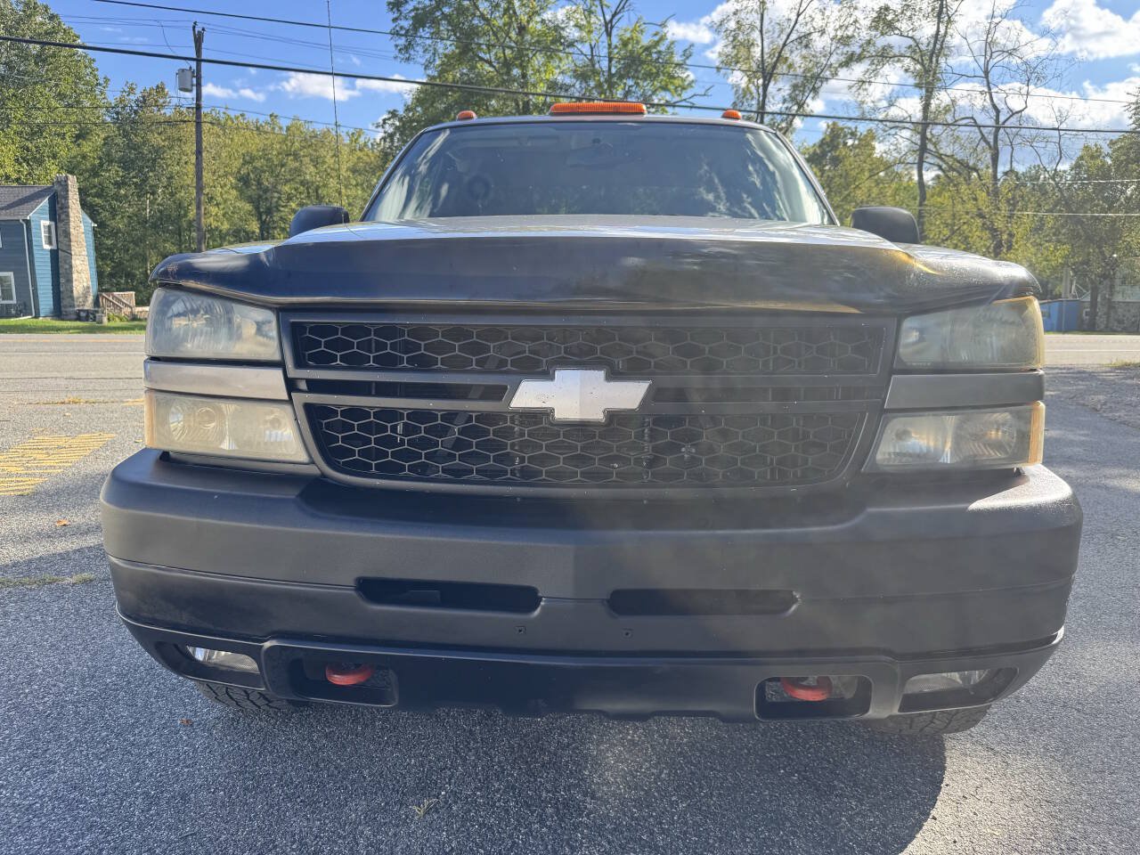 Used 2006 Chevrolet Silverado 2500 LT w/ Snow Plow Prep Package AWD/4WD image 3