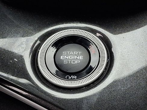 Used 2023 Jeep Grand Cherokee L Laredo image 25